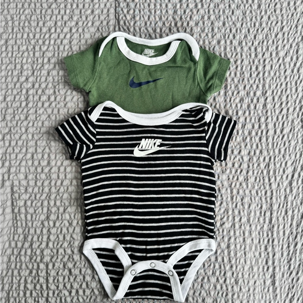⚠️2 Nike Baby Bodysuit